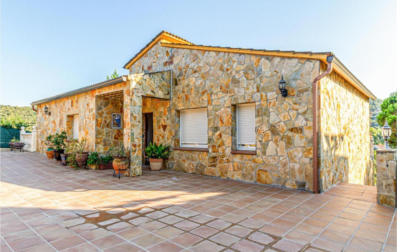 Stunning Home In Palafolls Buitenkant foto