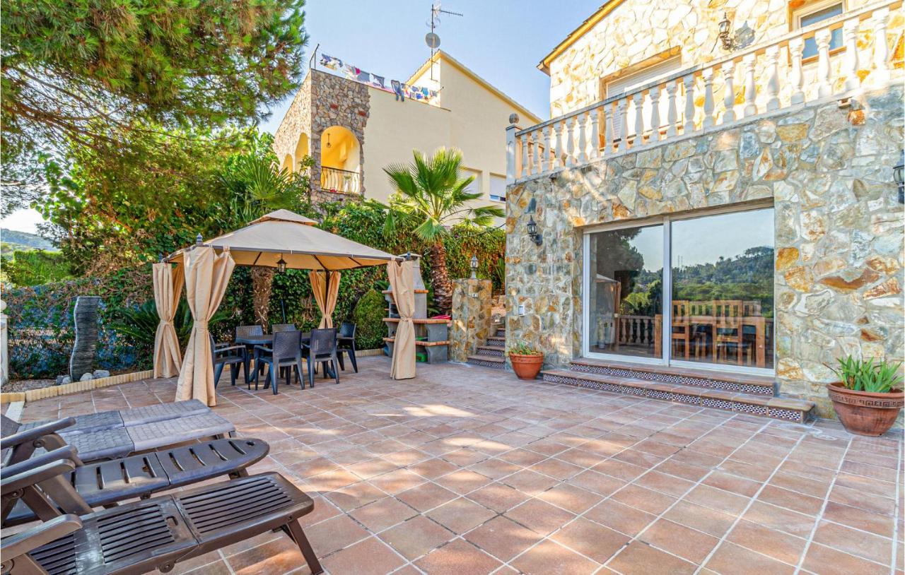 Stunning Home In Palafolls Buitenkant foto